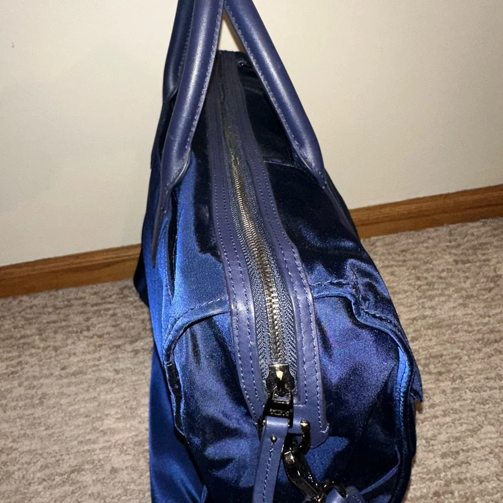 Tumi Navy Blue Travel Bag - Picture 5 of 13